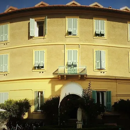 Sophia Hotel 3*