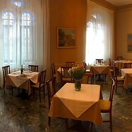 Hotel Sophia 3*