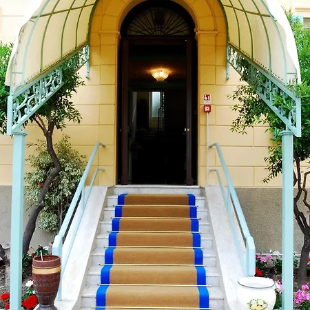 فندق Sophia 3*